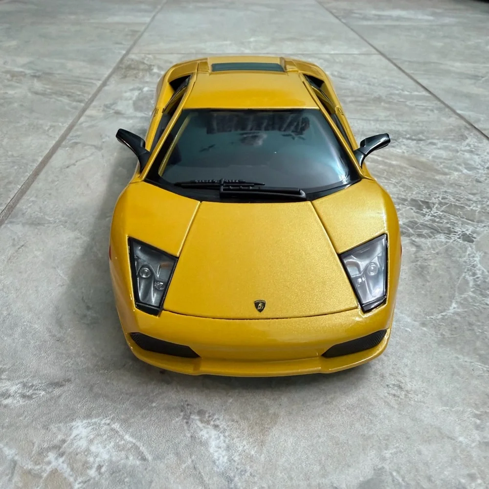 maisto bright yellow